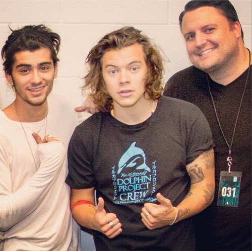 OK SO h seemingly donated blood on october 5, 2014. they had a concert that night in san diego where he still had the bandaging from donating blood on right? this picture is from that show