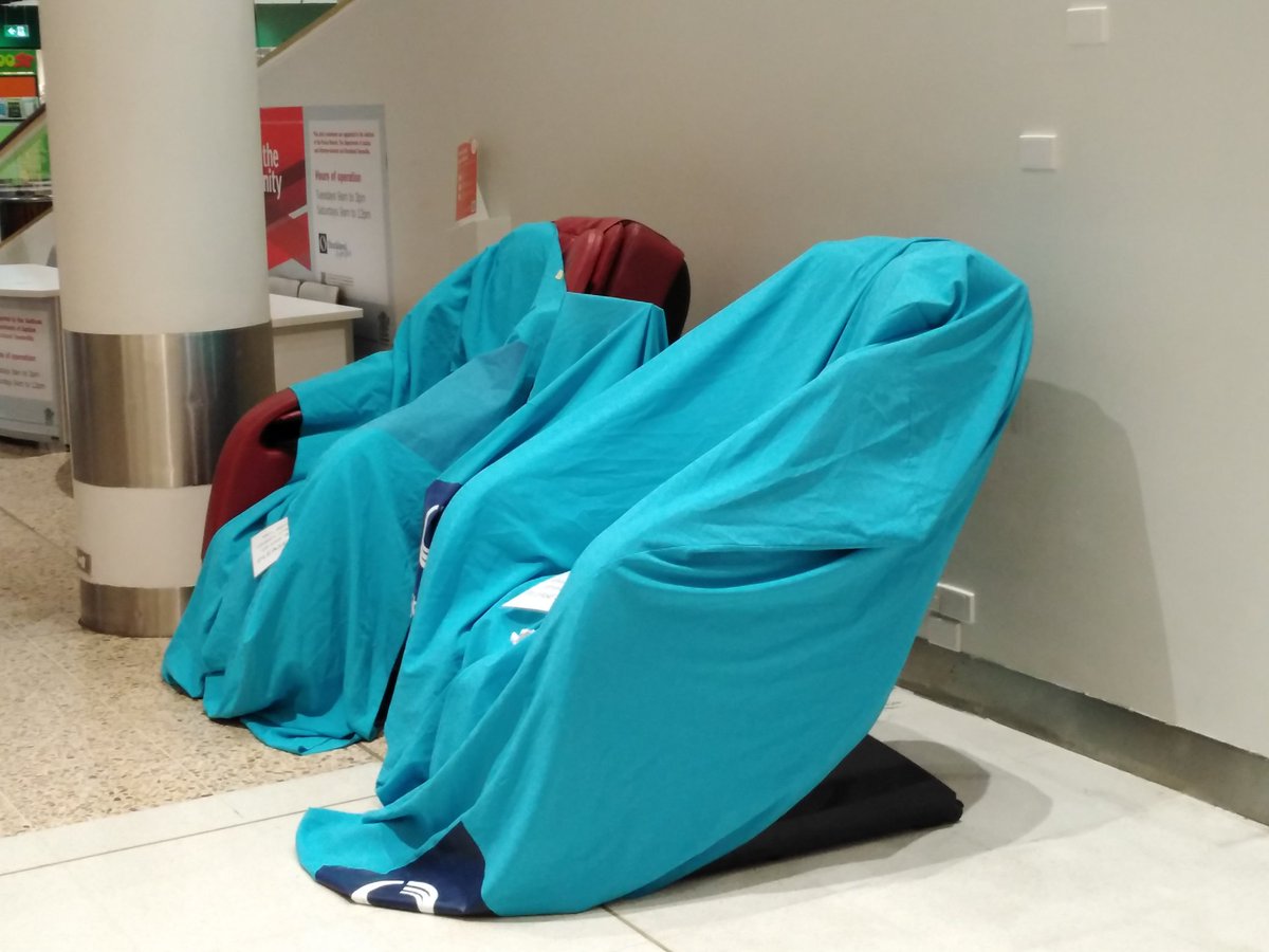 VagueNathan's tweet photo. @TheLastLeg Watched 2 very relaxed ghosts in massage chairs #mymassiveweek https://t.co/QUSCltO7fx