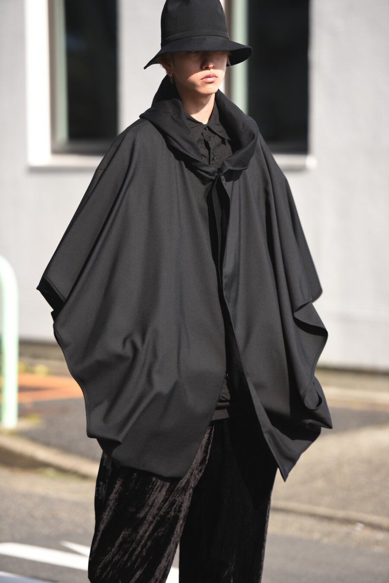 コムデギャルソン オムプリュス ポンチョ 17ss トレンチコート ジャケット 正規版 C.P. COMPANY 【夏フェスに!】かなり値下げしました!ポンチョ 美品 ポンチョ