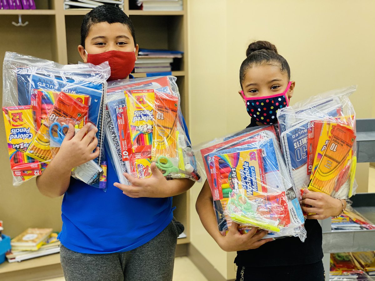 midwayscps's tweet photo. Wow! Check out these Midway scholars with their BRAND NEW supply bags from @SCPSFoundation 🤩 These kits are filled with supplies from @Tools4Seminole &amp; we could not be more grateful! Thank you @seminolecounty CARES &amp; @LockheedMartin for helping to create #MidwayMagic! ✏️📓🖍✂️ https://t.co/bOYxN4Trxc
