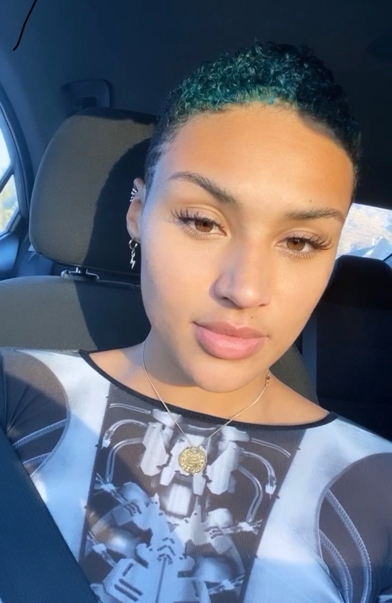 junesdiary's tweet photo. #SelfieCheck Cus we tryna get this music togetherrrrr ! What’s tea? 👀 2/2 https://t.co/wWBoB2iHDo