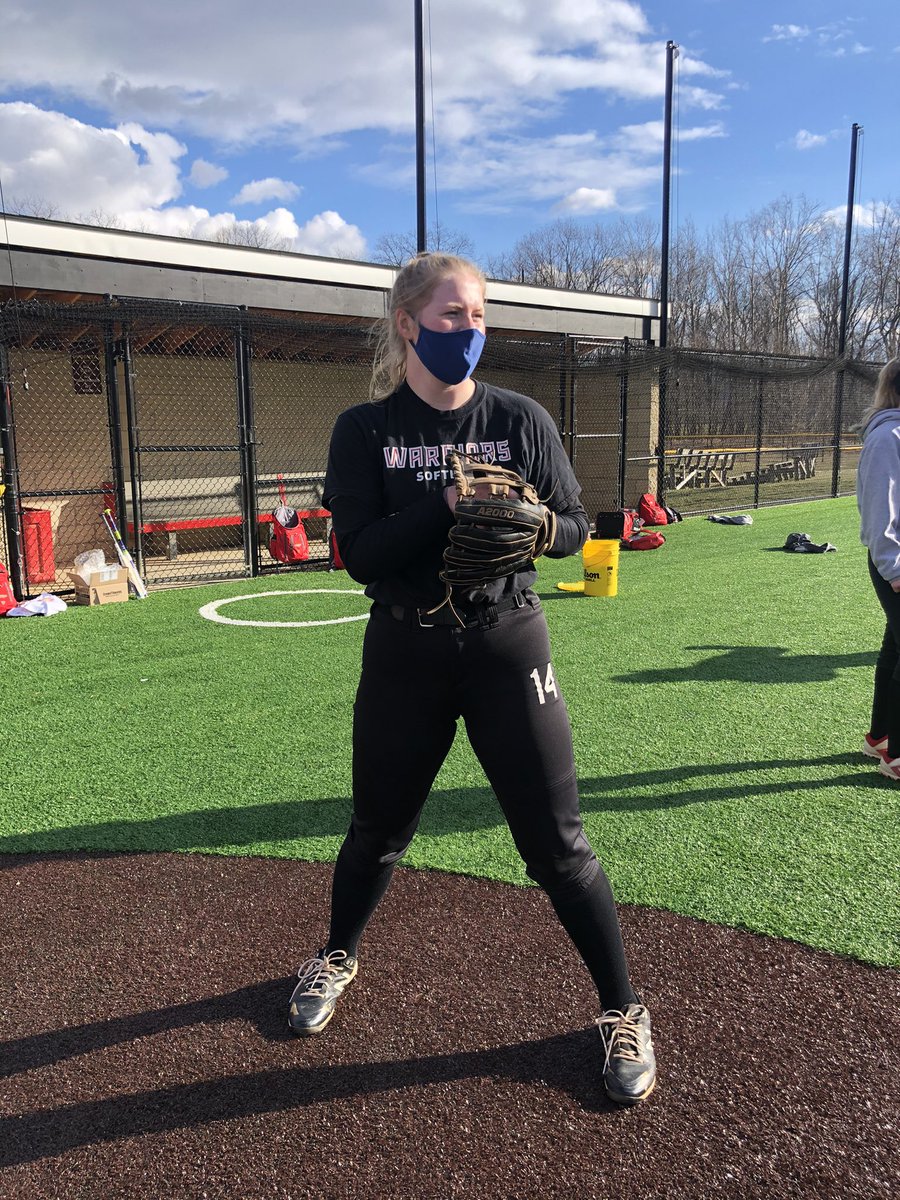 Day 3 in the books! Such a fun day outside again! Fielding some reps and getting some bullpens in with a wrap up of some base running! #WeAreWarriors #WarriorCountry❤️🖤