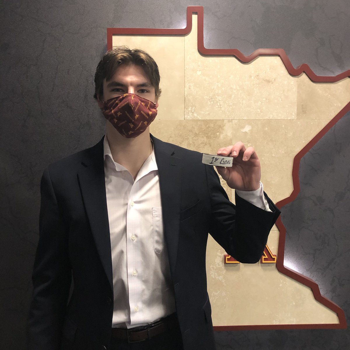 GopherHockey's tweet photo. Thatβs No. 1 for π! A night after picking up his first career points with two assists, Carl Fish adds his first goal for the #Gophers. https://t.co/kPzQtUcY9k