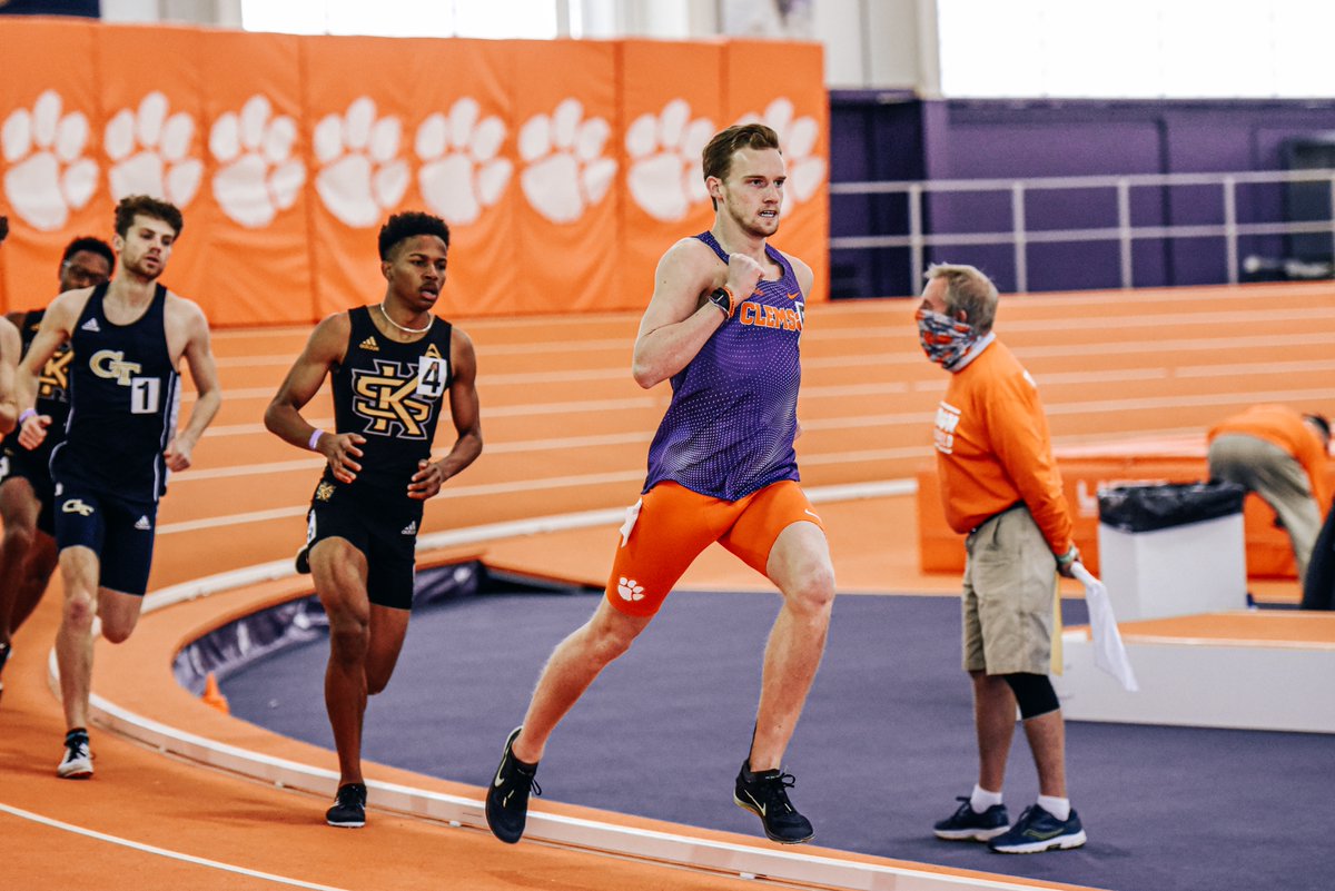 ClemsonTrackXC's tweet photo. ⚡️ Men's 600 Meters ⚡️
Colby Caviness made his debut at 600 meters this evening, running 1:25.31 to finish third in his heat!
📊 - https://t.co/XdS5O9MAzN
#ClemsonTrackXC 🧡💜 https://t.co/Iz65caR1qk