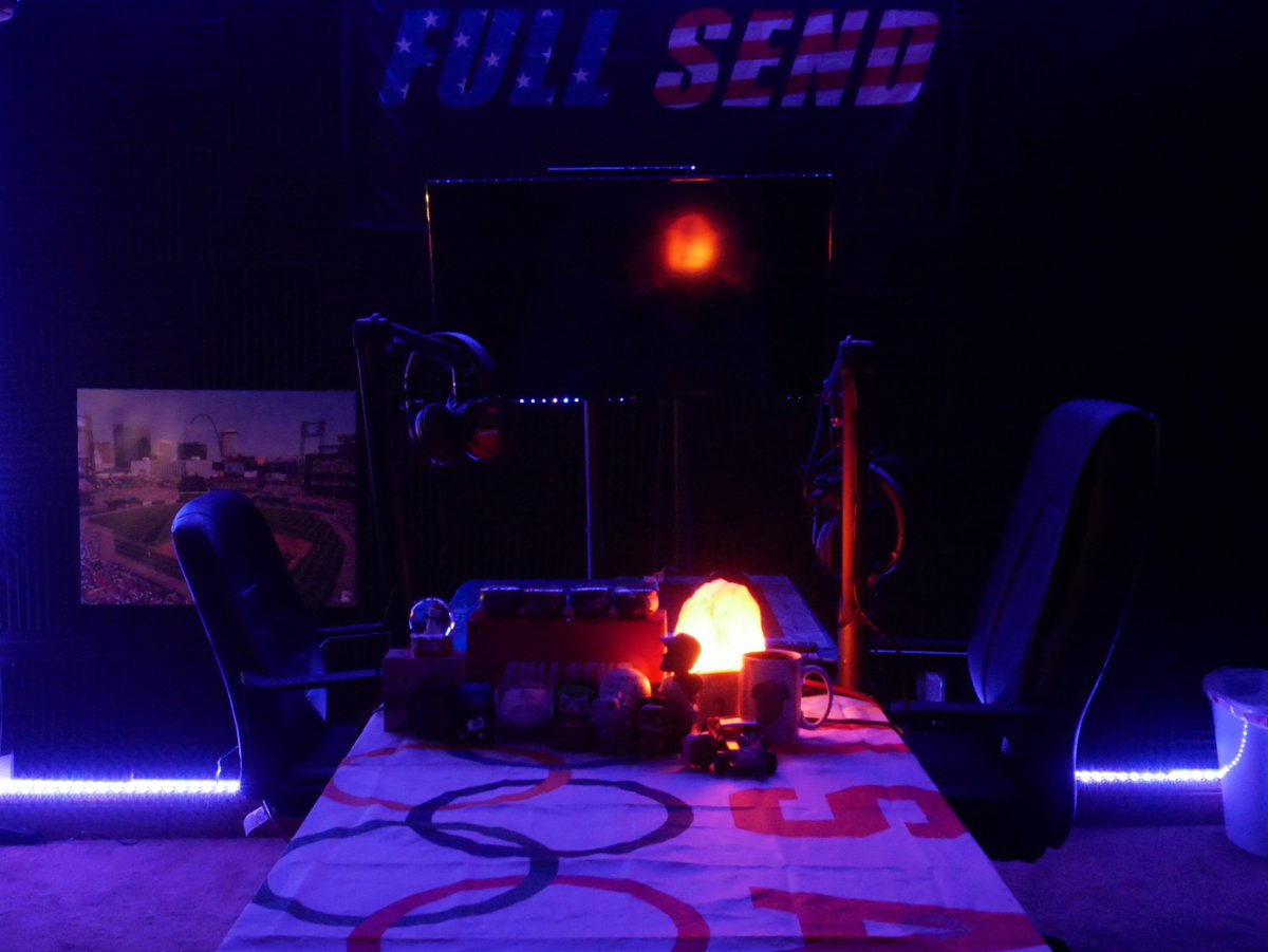 keepitdownpc's tweet image. New studio 👀