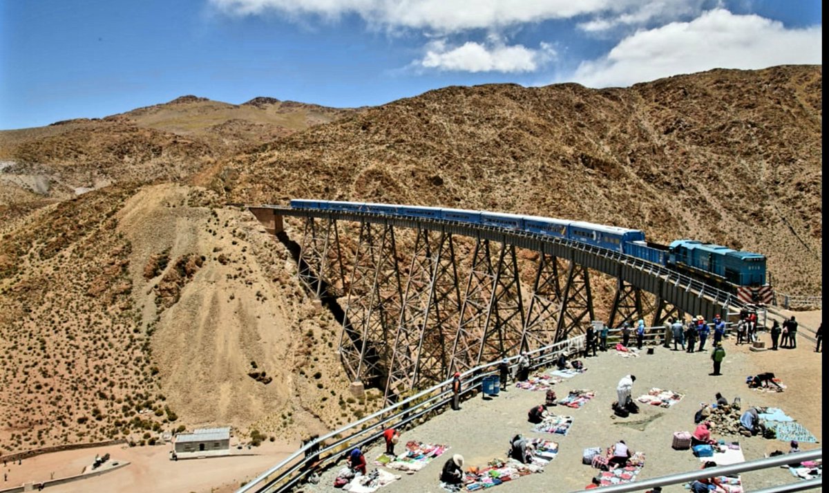 ¡Otra linda noticia! Todo el mes de enero que duplicamos las salidas del <a href="/trenalasnubesok/">Tren a las Nubes</a> salieron y saldrán al 100%. Pero además desde hoy empezamos también a duplicar las salidas semanales del mes de Febrero ¡Gracias de corazón, a todos los turistas que confian en #Salta!