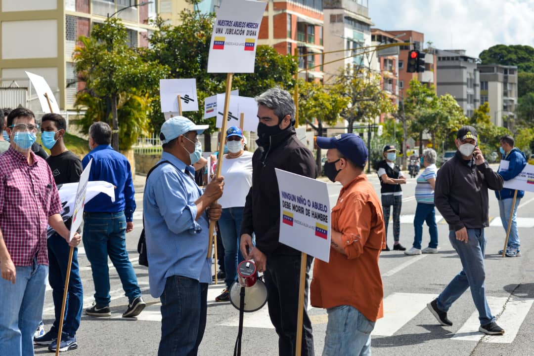 VP_MunSucre's tweet photo. #22En Seguir en la lucha en Venezuela se a convertido en la única posibilidad que se tiene para sacar al país del desastre causado por el Régimen. Actualmente Venezuela es uno de los 20 países del mundo con mayor riesgo de agravar el hambre entre su población la cual pretenden https://t.co/8FhHzvZt8T