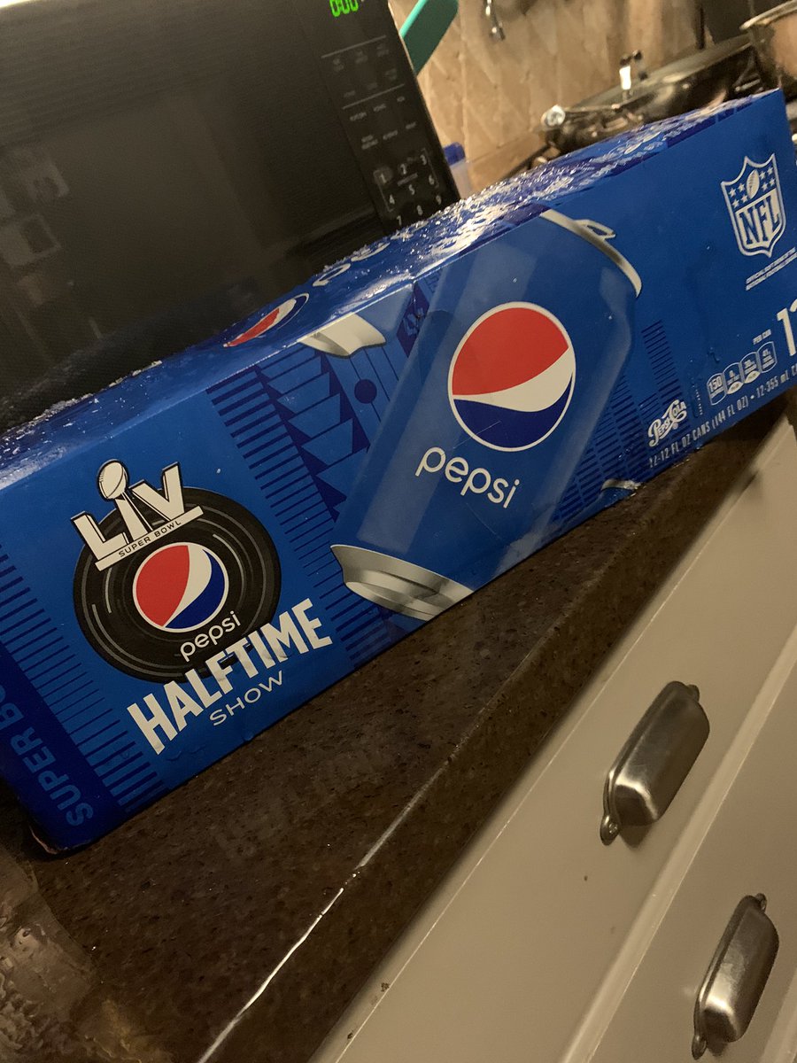 chriiistina12's tweet photo. S/o @Brother__Bill for sharing his good luck Pepsi!!! #GoBills https://t.co/iXEU3p0rJX