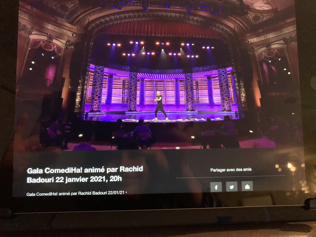 NathalieRoyPres's tweet image. Pour garder le moral, j'aime profiter de notre culture. Ce soir, j'ai un billet pour le gala @comediha et je pense qu'on va bien rire! 🎭

Bravo à @CarmantLionel d'avoir initié ce beau défi. 🕺🏾

#TousEnsemblePourAllerMieux