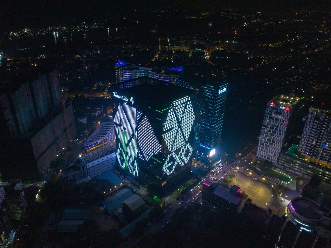 EVSS1485's tweet photo. Please Help our Myanmar EXO-Ls 
like and share this post on the link
🔗 https://t.co/dxziLQmZdl
Must like the video from Time City Yangon too 
(https://t.co/K0eXKaBADn) 

Post with most  like  can get LED  the LED ad ( EXO 9th Anniversary in Myanmar).
 #EXO #엑소 @weareoneEXO https://t.co/FiDFAm99T3