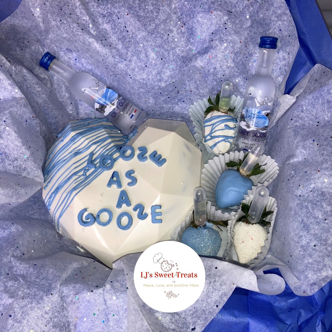LaJazz_22's tweet photo. I HEARD THAT HOUSTON WAS LOOKIN’ FOR ME 👀😁
Please retweet my small business my next client could be on your TL 🥺🤞🏽
IG: @ljssweettreats
#smashablehearts #breakablehearts #houston #valentinesgifts #birthdaygifts #naughtybasket https://t.co/nzIaQYYvmn