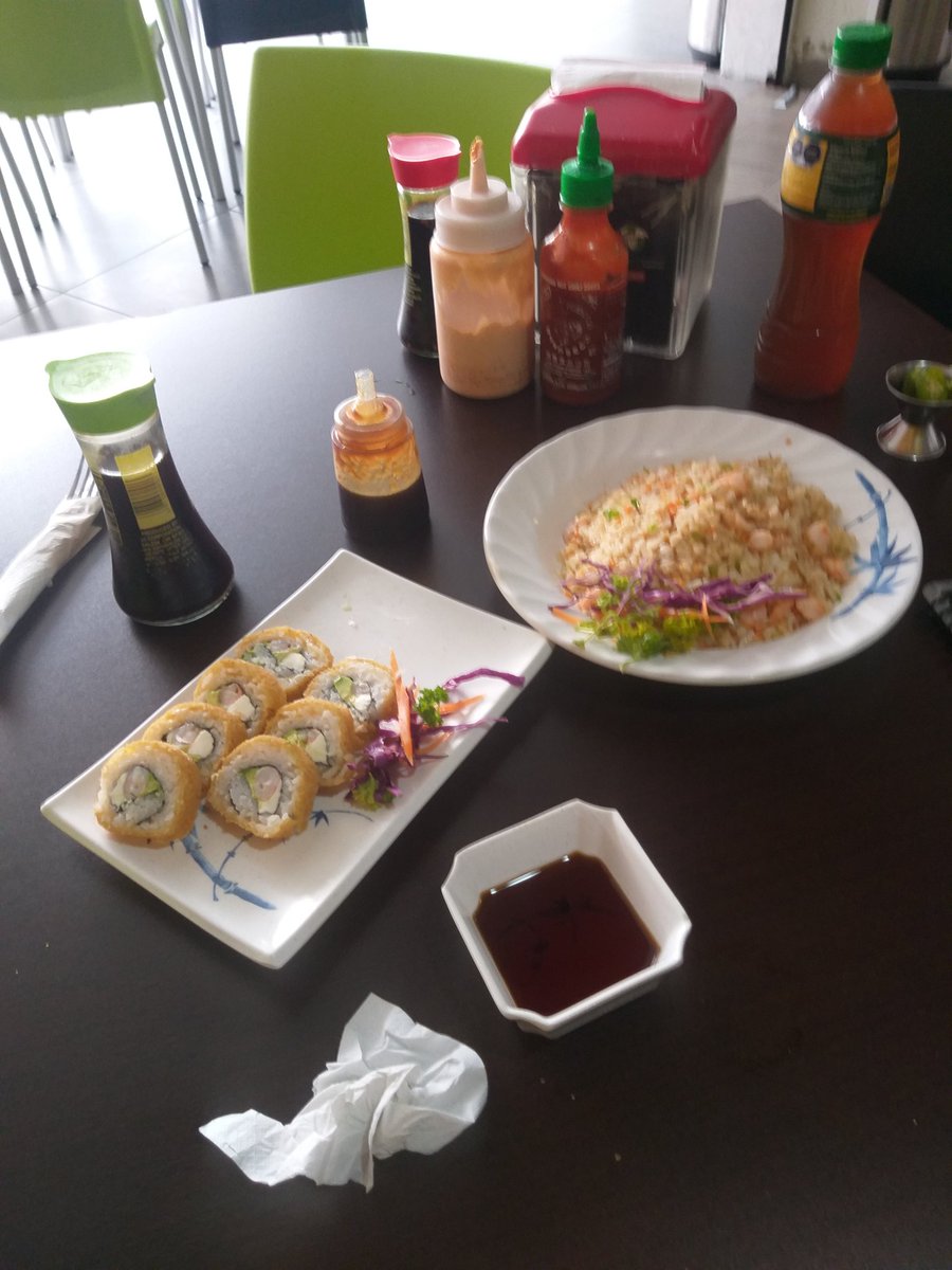 Una buena comida hoy...👌👍🔝💪🍤🍣🥢