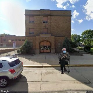 Hey. That is an active hug and go and bus lane. Keep moving forward! Can someone <a href="/WashTimbyTOSA/">Washington Elem TOSA</a> please remind <a href="/BernieSanders/">Bernie Sanders</a> about the rules?