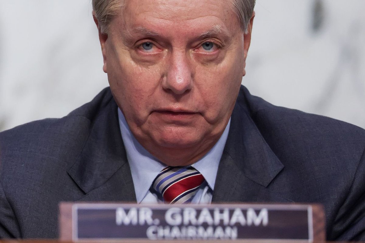 David Roth tweet media