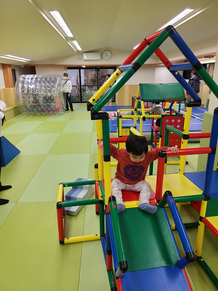 村山祥栄 大正大学客員教授 前京都市議 前市長候補 京都市が洛西口にオープンさせたキッズランド ガタゴト 玩具メーカーボーネルンドが運営するだけあってオモチャ充実 しかも安い こどもの遊び場 雨の日も大丈夫 1時間0円 村山祥栄 大正大学客員教授 前京都市議 前市長候補 京都市が洛西口にオープンさせたキッズランド ガタゴト 玩具メーカーボーネルンドが運営するだけあってオモチャ充実 しかも安い こどもの遊び場 雨の日も大丈夫 1時間0円