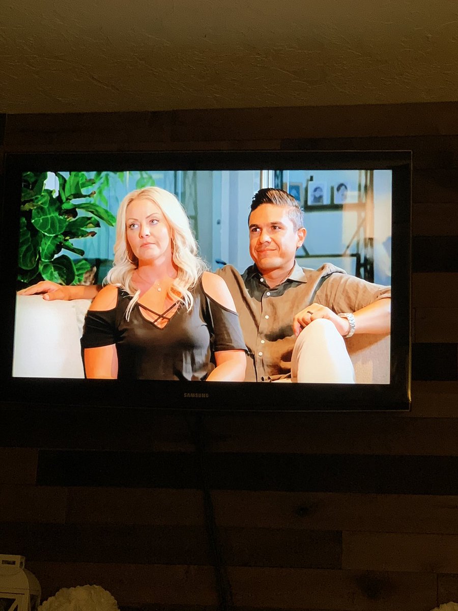 danyellegray's tweet photo. That moment when you’re watching HGTV on a Friday night and stumble onto this... @SHOTOFYAGER @DerrickMTV @WeWantOGs https://t.co/jJgSravs3y
