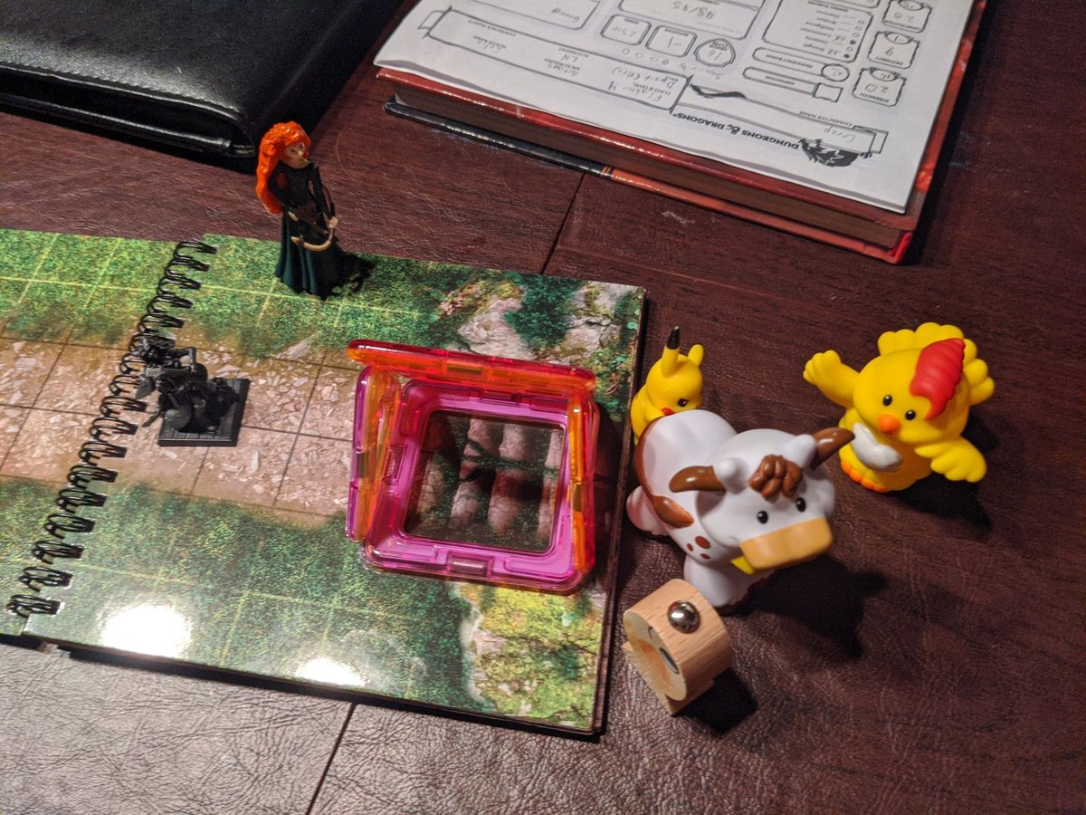 multiplayerlife's tweet photo. Forgetting minis makes Dungeons and Dragons very...interesting...
#dungeonsanddragons #dnd5e #miniatures #veryveryfrightening https://t.co/yLWX9Vl7ab
