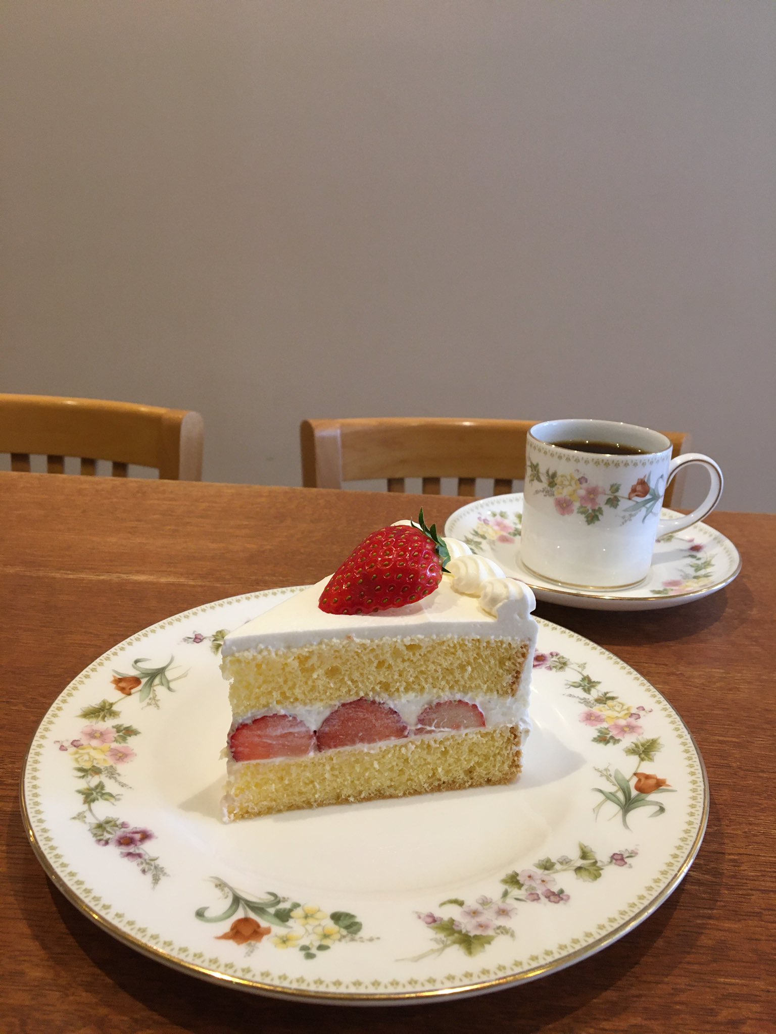 تويتر Bo Peep ボーピープ على تويتر お持ちかえりできます いちごのショートケーキケーキ 口溶けのいいスポンジと生クリーム 甘酸っぱい苺のおいしい組み合わせ おやつにどうぞ 吉祥寺カフェ おやつ 北海道産小麦 北海道産生クリーム とちおとめ お