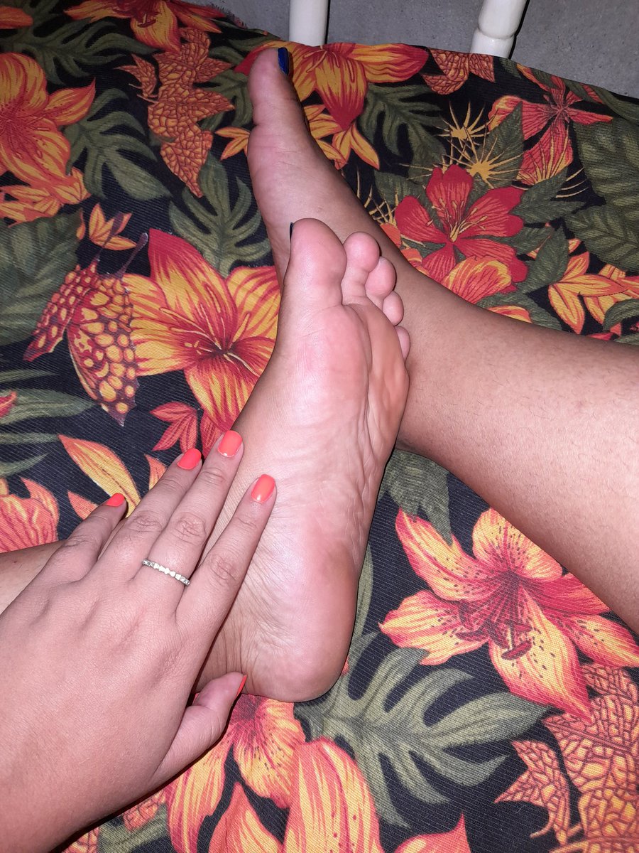 KarollKawaii's tweet photo. Primeira fotinha após ser verificada ♥️🙈🦶🏻
#foot #brazilianfeet #packdope #packdopezinho #pes #podolatria #packshot #packpes #packpezinho #packpes #pesfemininos #podolatry #pezinhos #solas #podolatras #apaixonadoporpes #solinhas #dedinhos #pesdelicados https://t.co/KKPfzuWC9P