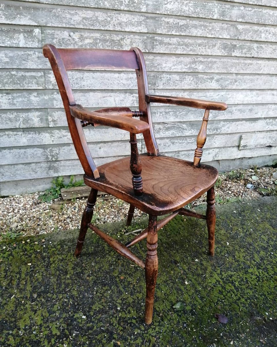 Just look at the patina on this lovely Scroll back Windsor armchair. The chair dates to 1850-1890 and is of elm and beech. The maker's mark RB is stamped on the rear of the seat. £225
#countryfurniture
#interiordesign 
#antiqueinteriors
#countryliving