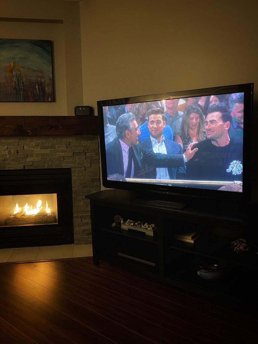 shorty_d43's tweet photo. One of my favourite TV characters is my soul friend David @danjlevy on #SchittsCreek. Where has this show been all my life? From one #Canadian to another, we need to meet each other. #lovethismoment #howtodad #laughteristhebestmedicine #letsbefriends @Realeugenelevy https://t.co/IHrPZS5HNU