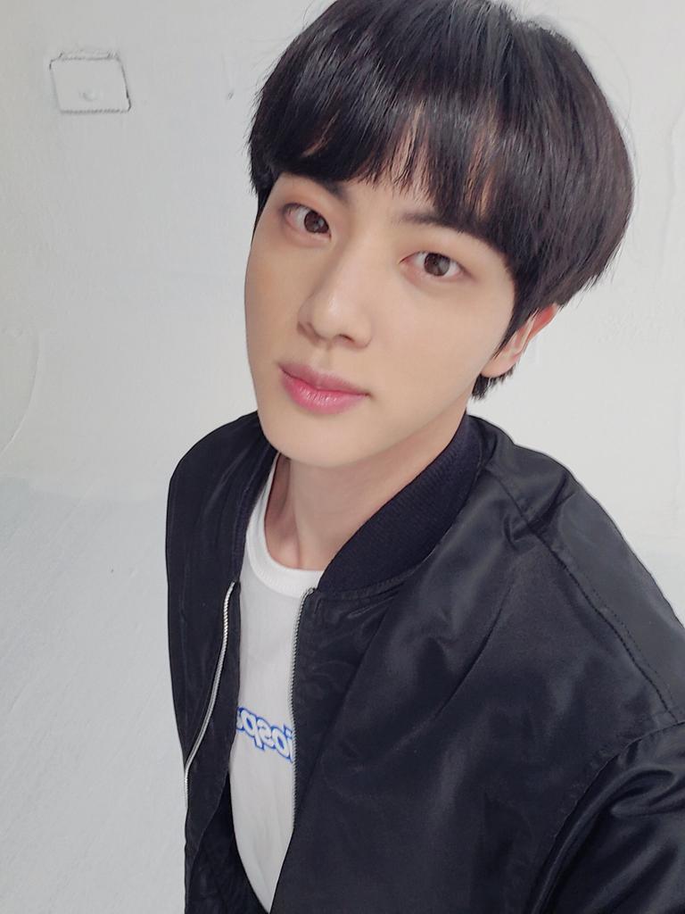 NSrizuk's tweet photo. MY GANG BTS!!!!! @BTS_twt WE KHOW EACH OTHERS PERFECTLY. #BigHitEnt #BTS #ARMYWORLD #방탄소년단 #BTSで妄想 #BTSARMY #BANGTANARMY @bighit_merch #TXT_연준  #BTS_twt @billboard https://t.co/VQKPaq6yza
