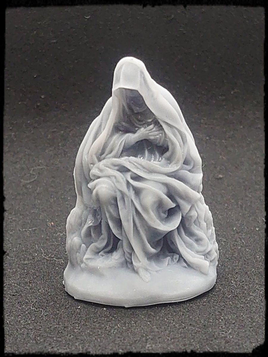 ModelingK1's tweet photo. 海外サイトでフリーのデータを拾ってきて3Dプリンターで試しに印刷した4cmくらいのマリア像。一枚目がサポートを外したもので、二枚目が印刷したままの状態。顔にサポートが来ちゃってるし後ろ側なにもディティールないから横にして印刷したほうがよかったかな。　#3Dプリンター　#Elfin2 https://t.co/rKy74XpuK6