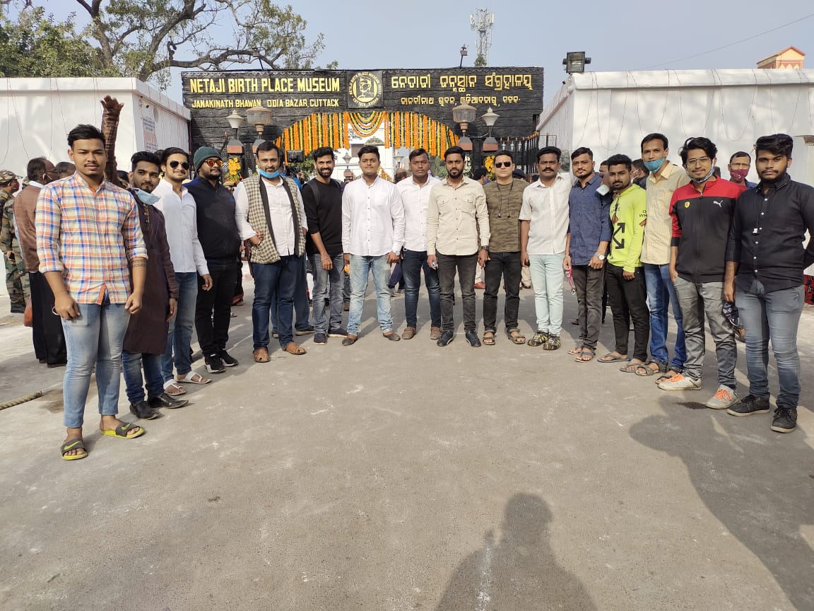 mohammednawed51's tweet photo. Paid tribute to one of India’s greatest patriot Netaji Subhas Chandra Bose at Jankinath Bhawan, his birthplace in Cuttack. Celebrating this day as #ParakramDivas is a befitting tribute to Netaji and a just honour for his stellar contribution in the freedom struggle of our nation. https://t.co/m4btUYQfoC
