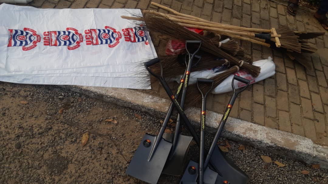 qweku_lhitmus's tweet photo. All tools and equipment ready🔥🔥😂
We are moving in that perspective 🚶
Let's clean UCC 
#CleanUpUCC https://t.co/nGToFCK6Qp