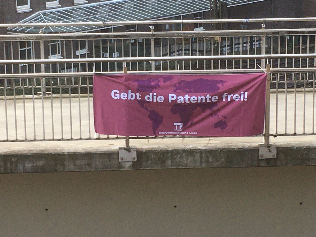 ilbielefeld's tweet photo. #GebtdiePatentefrei Die Möglichkeit Impfstoffe herzustellen und der Bevölkerung anzubieten muss allen Ländern zur Verfügung stehen. „Eigentum“ ist Diebstahl. Es kann kein „Recht“ geben, dass Profit vor Gesundheit stellt. Pharmaindustrie enteignen! https://t.co/rKzNBpcbFO