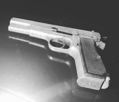 Vier mannen op ‘boevenpad' in Helmond: politie vindt vuurwapen in auto..