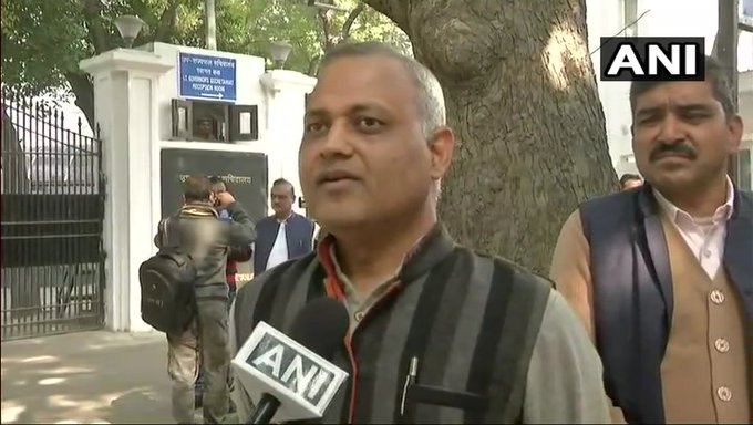 ANI's tweet photo. A Delhi Court has convicted Aam Aadmi Party MLA Somnath Bharti for assaulting the AIIMS security staff in a matter registered in 2016. The court has acquitted four others accused in the same matter

(file pic) https://t.co/t4V5lDBGbg