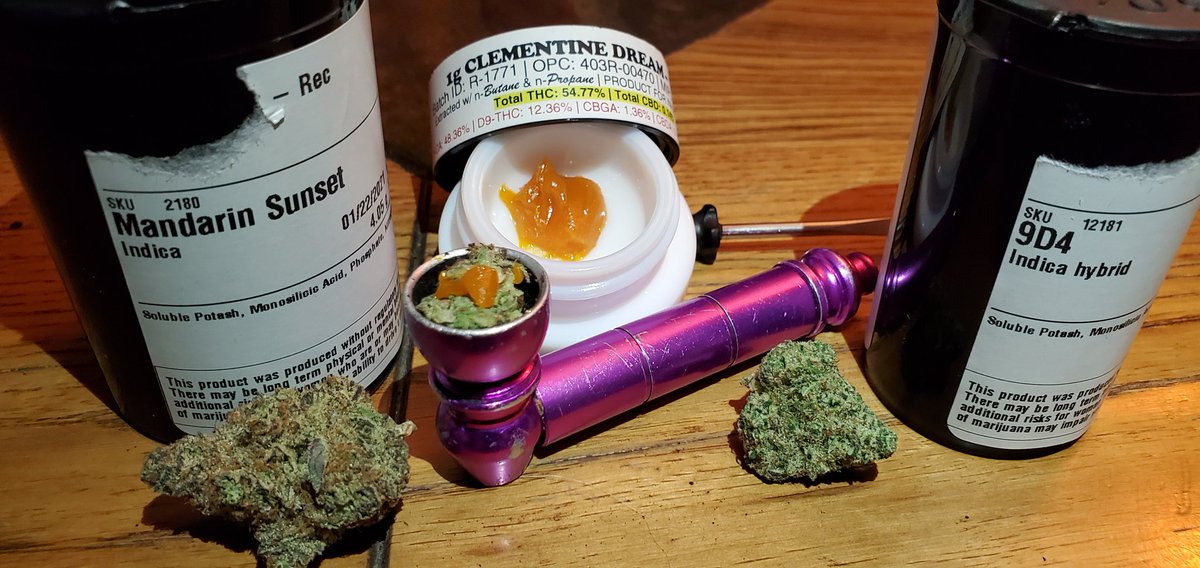 dan_chronicles's tweet photo. Time for a mixed bowl! #9D4 #MandarinSunset topped with #ClementineDreamWax
#dans420chronicles
I hope everyone is having a great night! https://t.co/o5jcQVzb8J