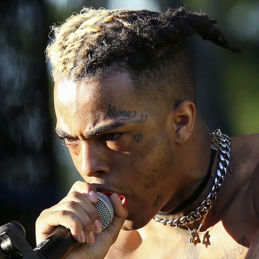 which was beyond anyone’s expectations for an artist that popped up just that year. Earlier in 2017, in May, he released a mixtape titled Revenge, which often gets overlooked by most listeners. It features some great tracks such as “Slipknot”, “YuNg BrAtZ”, and “Rip Roach”.