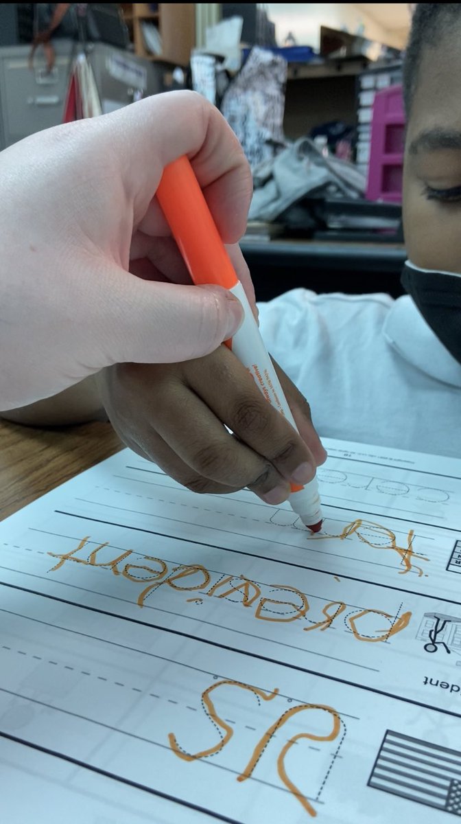 Ms_Murphy_207's tweet photo. Day 1: Every day for 7 days, I’ll post pictures from a day in the life of educators. I will post without explanation &amp; nominate someone else to take the challenge. Today I nominate @VeenstraReaders! https://t.co/iYlZm4gfcl