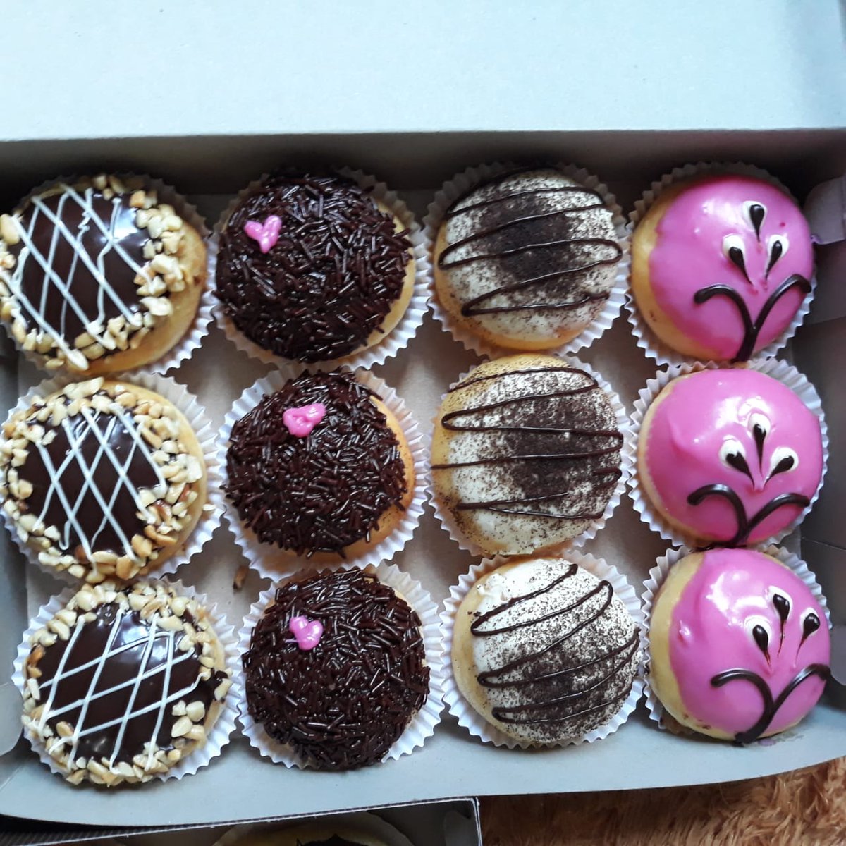 RA_Kitchen's tweet image. Donat / Bomboloni Kentang Home Made

Dibuat dengan menggunakan bahan-bahan premium. Untuk rasa insyaallah enak 😋

Order maksimal H-1, tidak menerima dadakan.

📍Sumampir, Cilegon, Banten
🚚 COD, Go-send, Grab-send