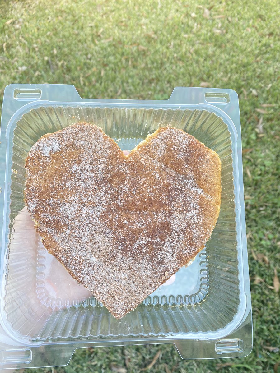 Sweet and cute snacks to share with your significant other, best friend, family or friends! 
Will be selling these for Valentine’s Day❤️ Instagram: @ karos_delicias