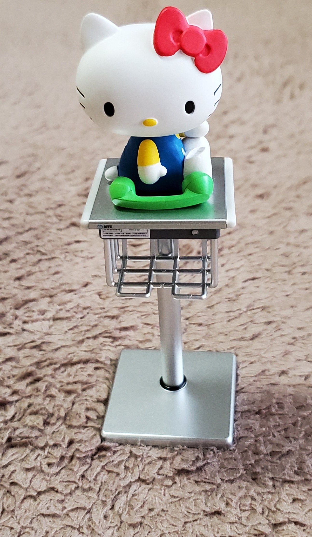 狸藤丸 ハローキティ 公衆電話のガチャ 1回やったら 電話機の下のスタンドが出た 2回目やったら キティちゃんが出た 電話機が出ねぇ ﾟ皿ﾟ ハローキティ 公衆電話 Ntt T Co Kg5lppgp8a Twitter