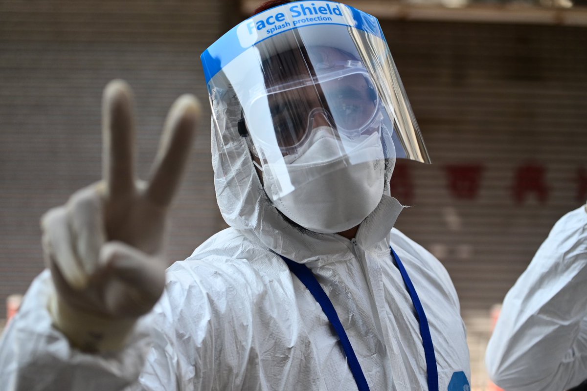 Causal scenes: Volunteers, esp. ethnic minorities would need our support to get through this  #covid19 hurdle together.We are all  #Hongkongers working to make this place better.