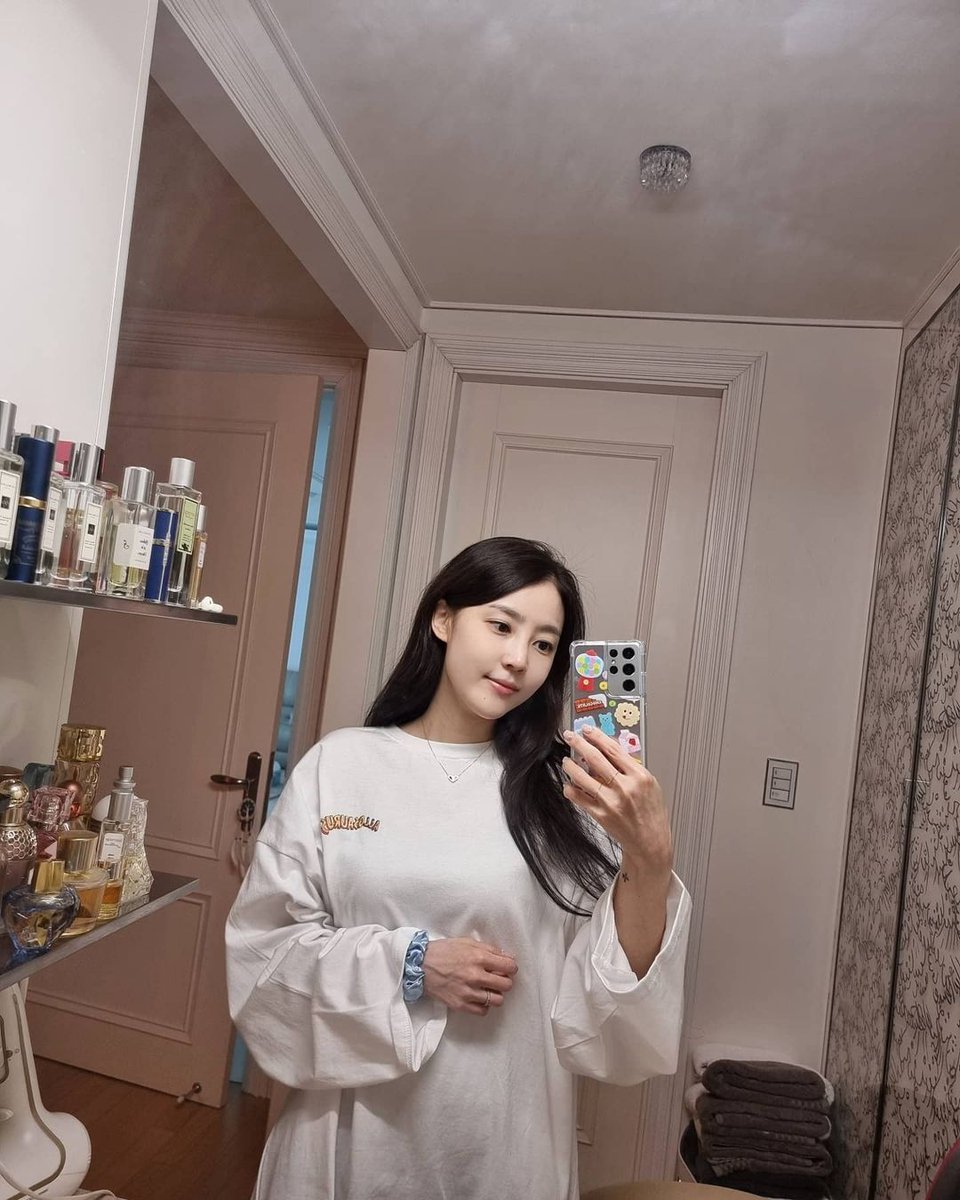 shantokkimsaeun's tweet photo. 210123 #Shantokki Instagram
Finally changed my phone ๐
I feel good, the photos come out well ๐
#GalaxyS20Ultra
#NotAnApp #MainCamera
https://t.co/rtdbDYEf1r
#KimSaeun #๊น์ฌ์ #์จํ ๋ผ https://t.co/EVCac6Tmtg
