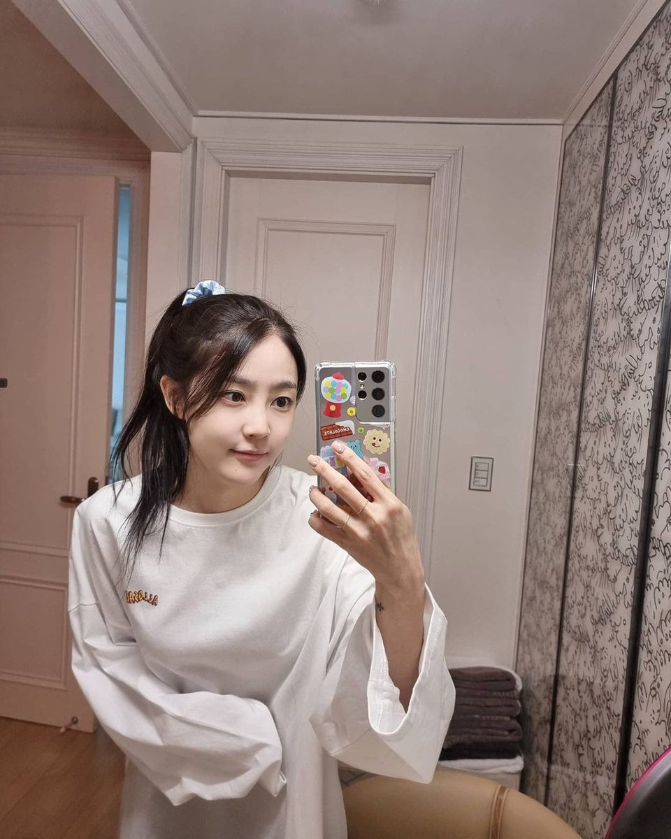 shantokkimsaeun's tweet photo. 210123 #Shantokki Instagram
Finally changed my phone ๐
I feel good, the photos come out well ๐
#GalaxyS20Ultra
#NotAnApp #MainCamera
https://t.co/rtdbDYEf1r
#KimSaeun #๊น์ฌ์ #์จํ ๋ผ https://t.co/EVCac6Tmtg