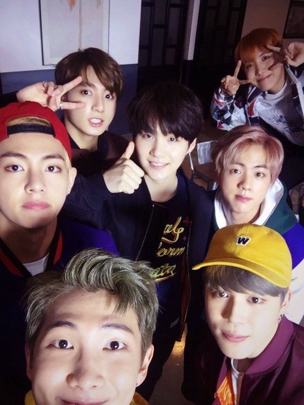 what your gallery be like if you're friends with bts — a thread;