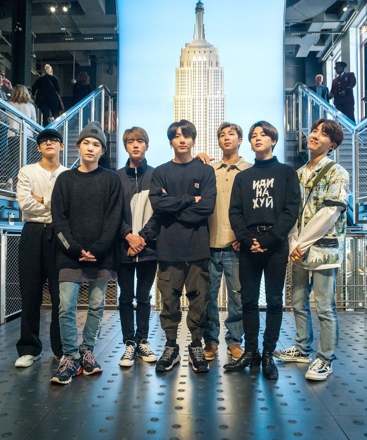 what your gallery be like if you're friends with bts — a thread;