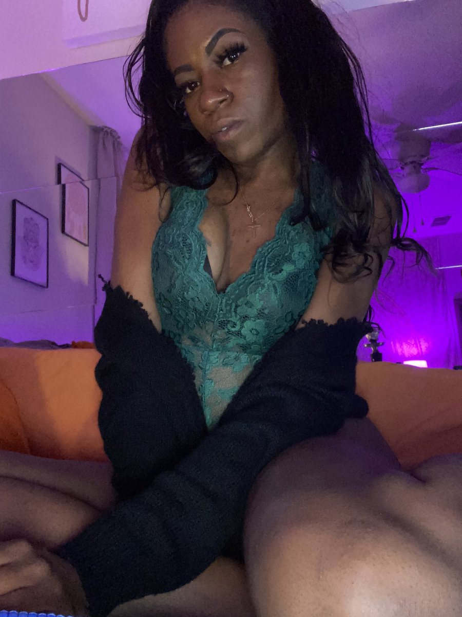Aryajade420's tweet photo. Iโm streaming tonight ๐ come check it out https://t.co/aFB3fcuYhU #Webcammers #webcammodels #sexytime #subdom #LinkInBio #onlyfans #onlyfansleakes #onlyfans #stripper #lingerie #onlyfansebony #OnlyFansNewbieAlert https://t.co/EL3ihNixh6