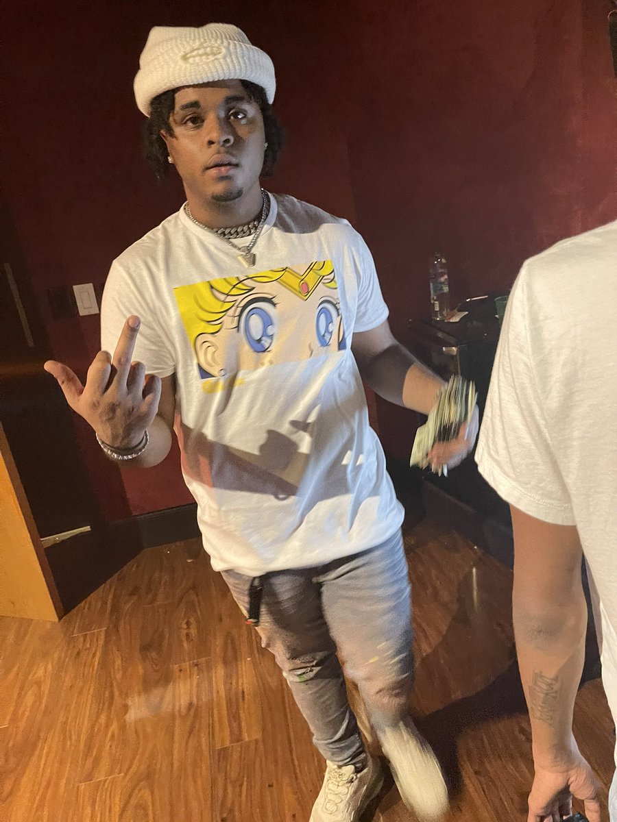shewantvvs's tweet photo. They call your name outta opportunity, not outta love. https://t.co/av5cu4OWTf