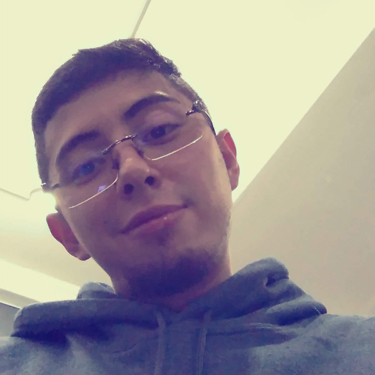 Sebasti26208019's tweet photo. #NuevaFotoDePerfil https://t.co/m9Wj0ZHZxR