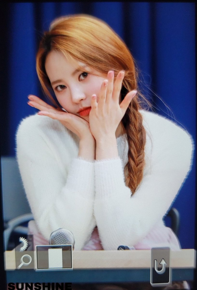 980715com's tweet photo. 210123 애프터 크리스마스 파티 프리뷰
#시현 #강시현 #Sihyeon https://t.co/MkFy88b9zW