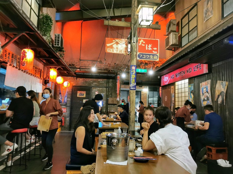 my_4sq's tweet photo. A retro style Izakaya Ramen Bar located in The Gasket Alley, Petaling Jaya. (PIC: Isobel °) https://t.co/Er7N1ikcNZ #my4SQ https://t.co/ahSyI1EhPd