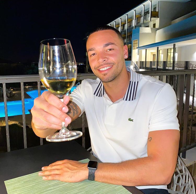 wlnyuh's tweet photo. much better๐#LoveIslandUSA #JustineandCaleb #loveisland #bigassforhead #evilass #dumbass #stupidassnigga https://t.co/zS5Eq3saGj