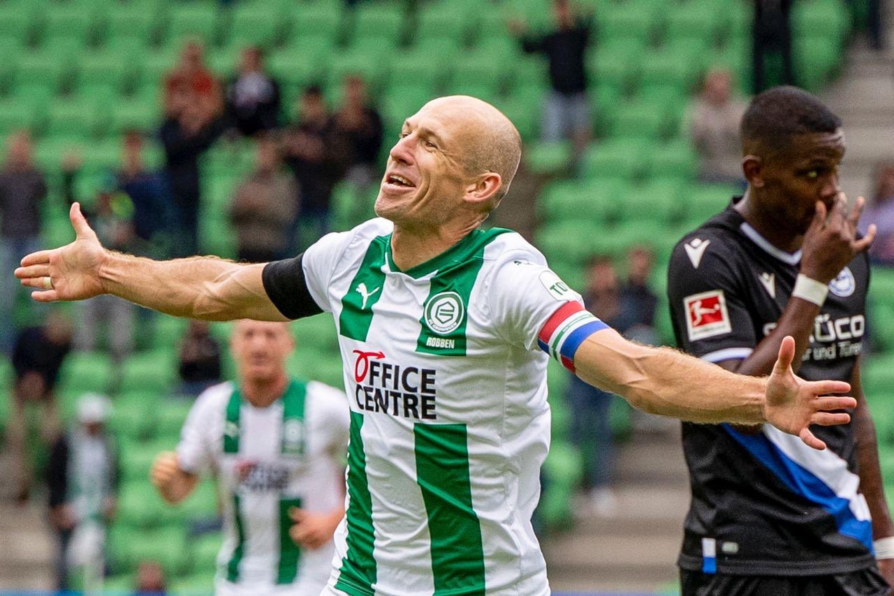 Vandaag jarig: Arjen Robben! Hij is 37 geworden. Happy birthday   